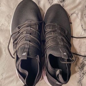 fabletics tennis shoes